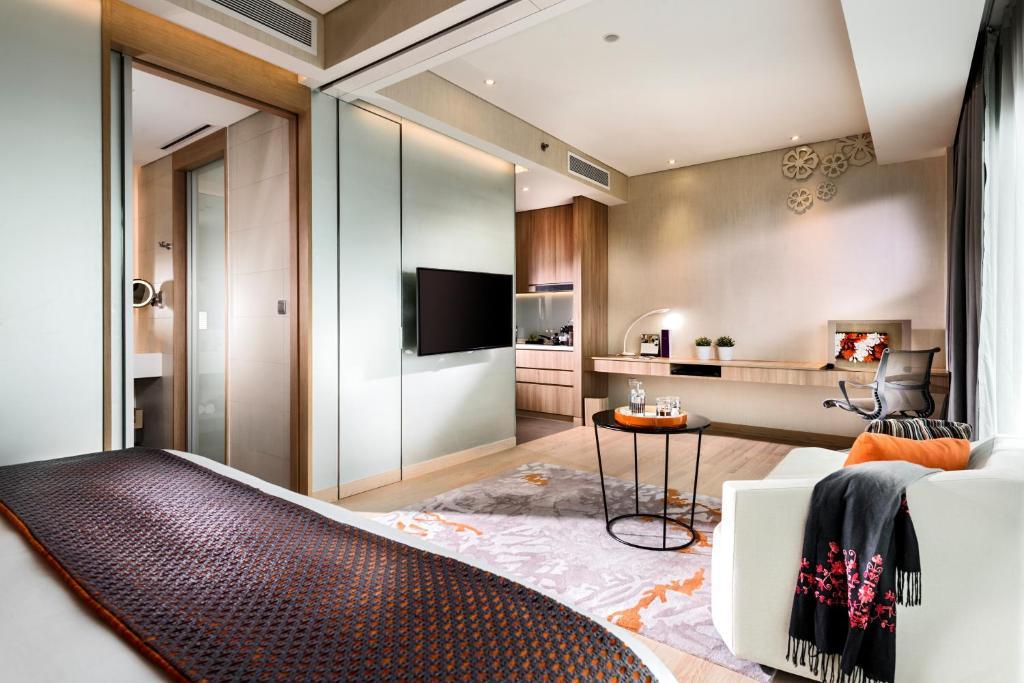 Novotel Living Saigon South Хошимин Экстерьер фото